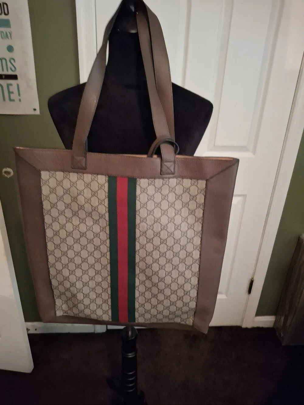 Gucci iconic gg